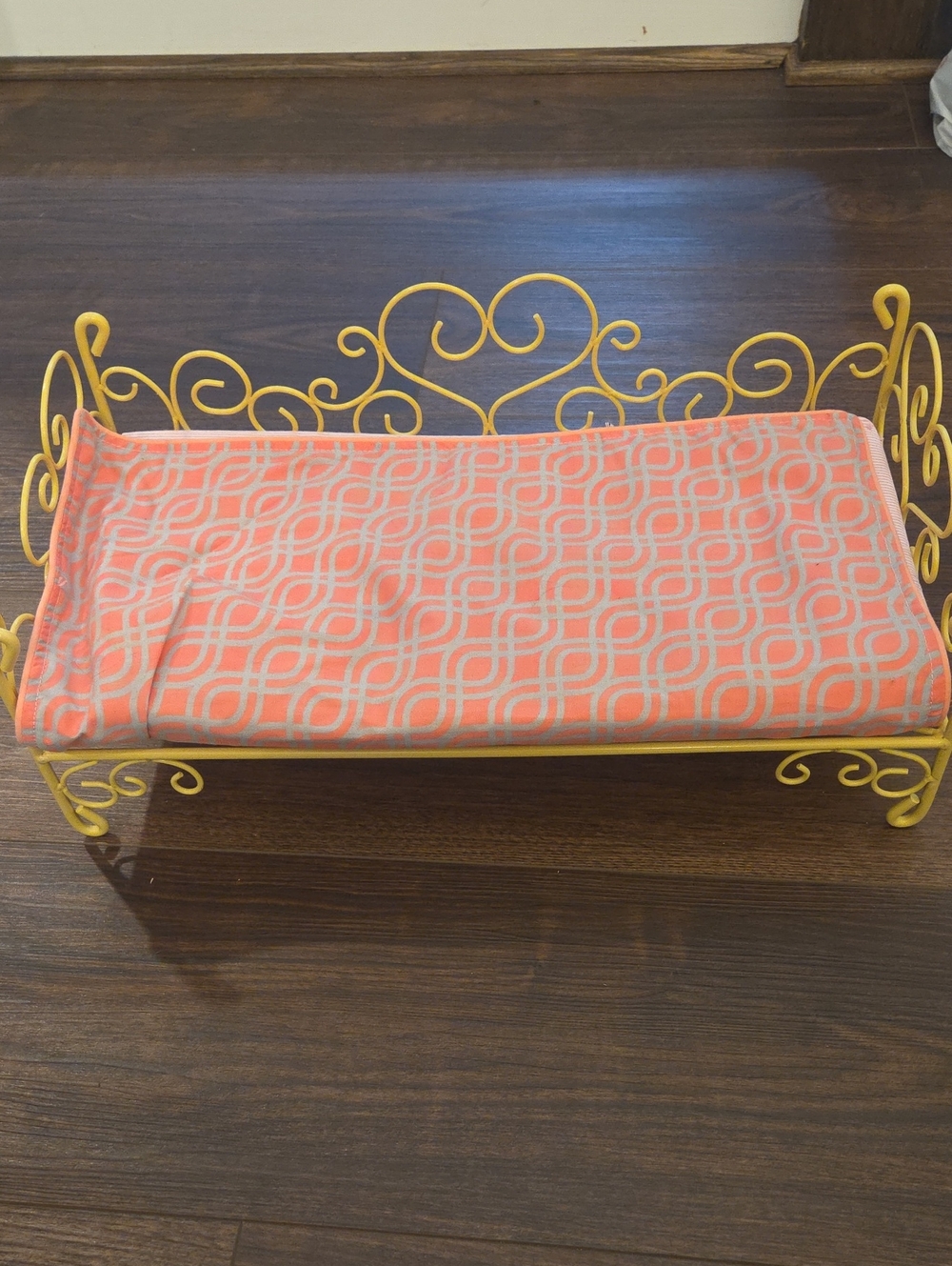 18 " Doll Day Bed Lounge With Mattress/Attached